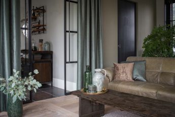 Grijze gordijnen in woonkamer