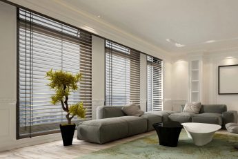 Houten jaloezieën in woonkamer